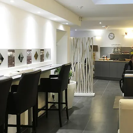 Hotel Adonis