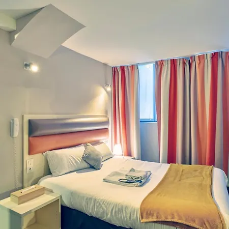 Adonis Hotel 3*