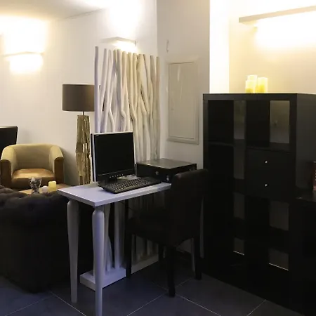 Adonis Hotel 3*