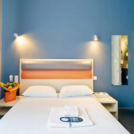 Adonis Hotel