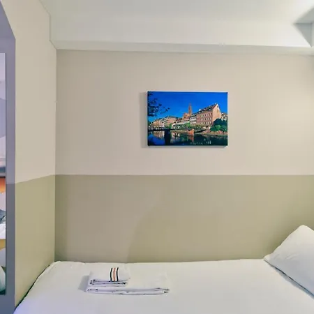 Adonis Hotel
