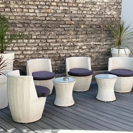 Adonis Hotel 3*