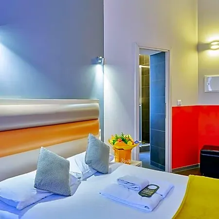 Adonis Hotel