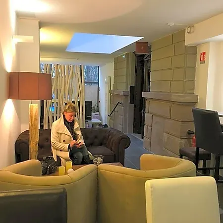 Adonis Hotel