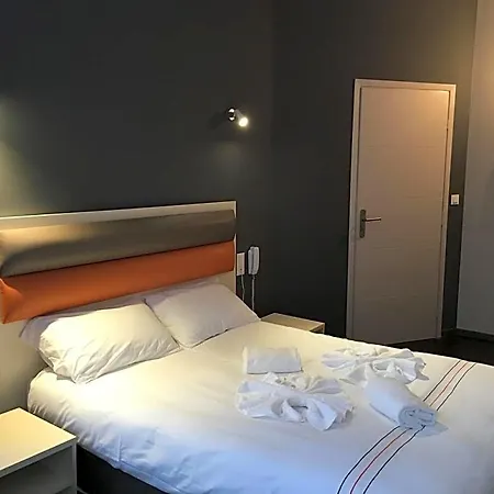 Adonis Hotel 3*