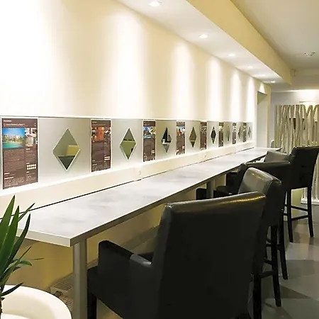 Adonis Hotel 3*