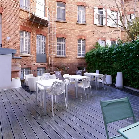 Adonis Hotel
